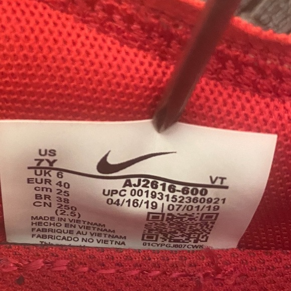 Nike Air VaporMax 2019—-Size 7Y (8.5 womens) - Picture 11 of 13